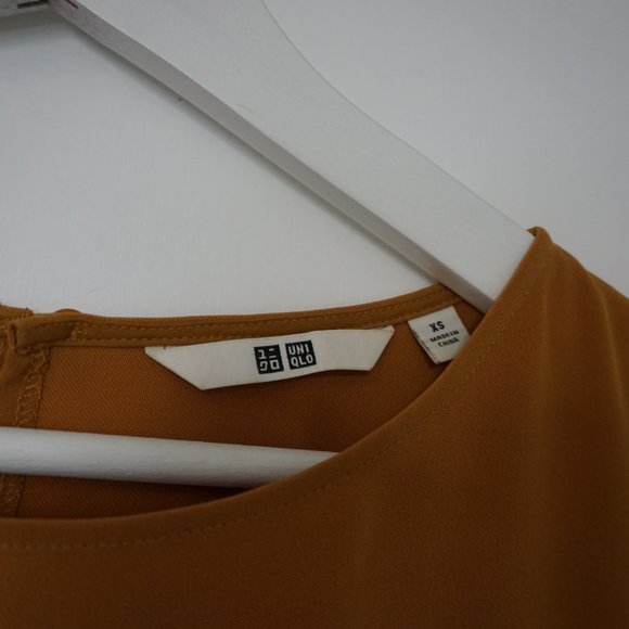 Uniqlo, XS, Sleeveless Blouse - Picture 3 of 3